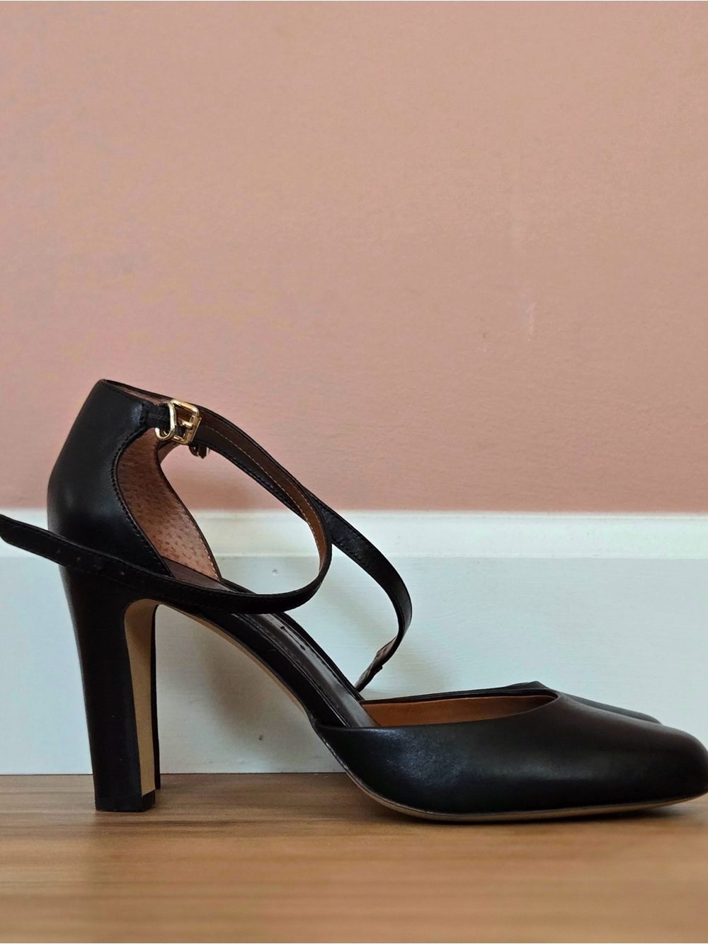banana republic | julia ankle-strap pump | almond toe | black | us 9.5 - Picture 3 of 5